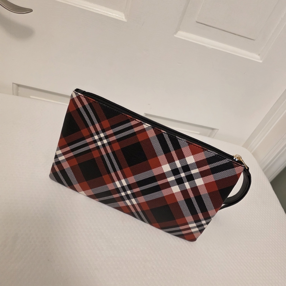 Black, Red, & White Large Wristlet Zip Close - Picture 2 of 9
